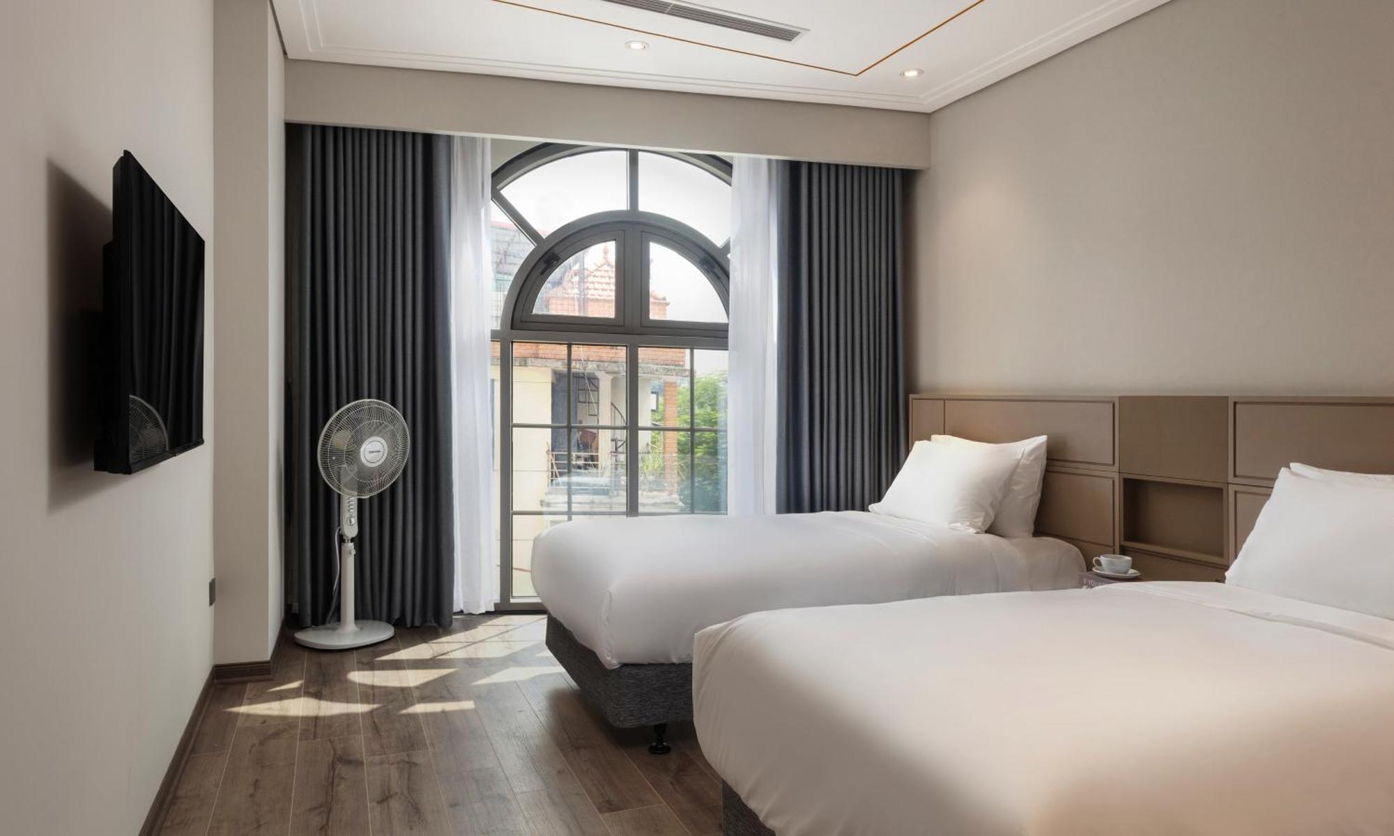 Neo Classic By The Lake Hanoi Exterior foto